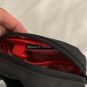 Hershel Cross body bag